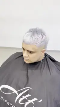 Miniatura video galería barbería Att' Barber Style 16
